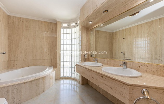 Resale - Villa - Torrevieja - Costa Blanca