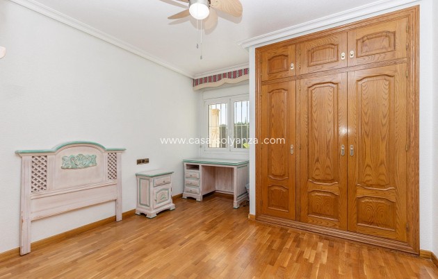 Resale - Villa - Torrevieja - Costa Blanca