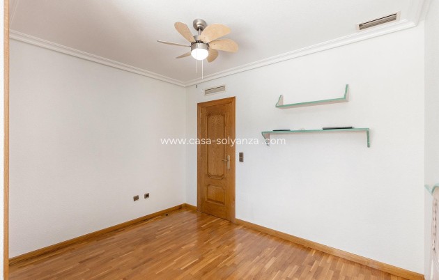 Resale - Villa - Torrevieja - Costa Blanca