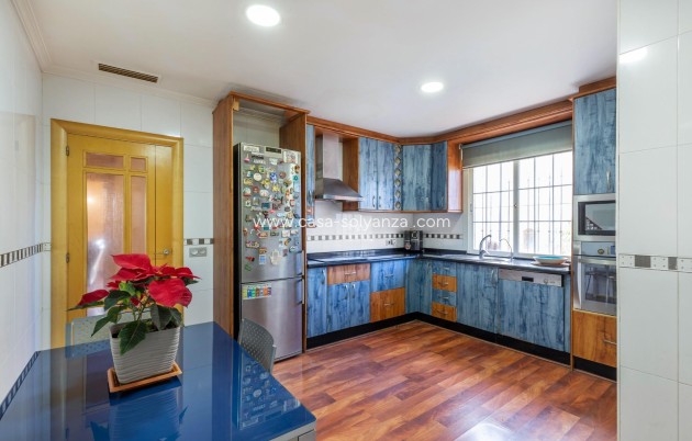 Resale - Villa - Torrevieja - Costa Blanca