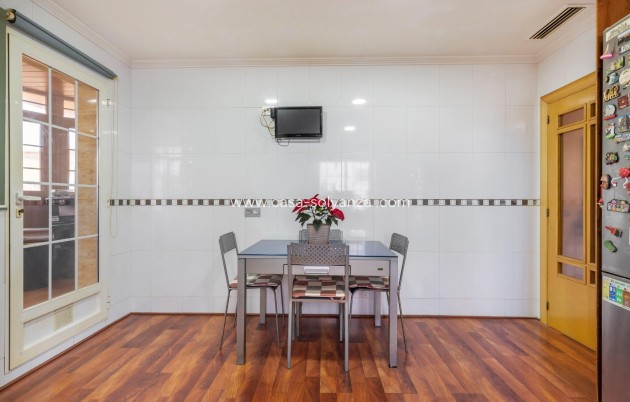 Resale - Villa - Torrevieja - Costa Blanca