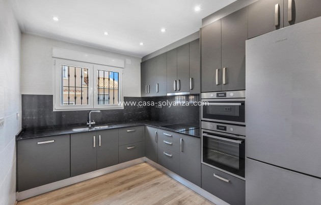 Resale - Villa - Torrevieja - Costa Blanca