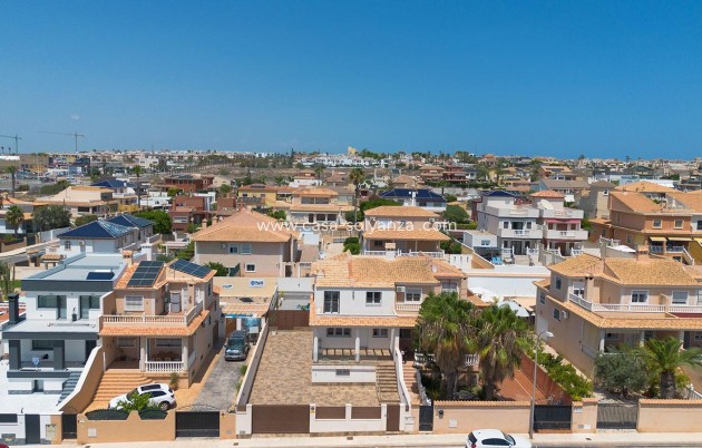 Resale - Villa - Torrevieja - Costa Blanca