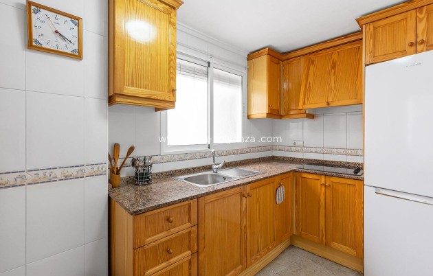 Resale - Apartment / flat - Torrevieja - Costa Blanca