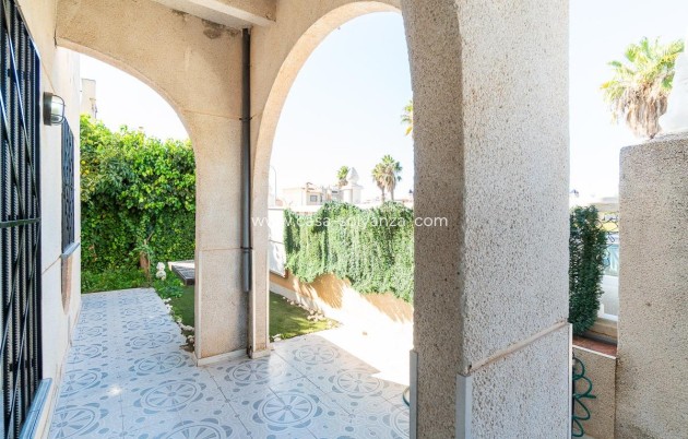 Resale - Villa - Torrevieja - Costa Blanca