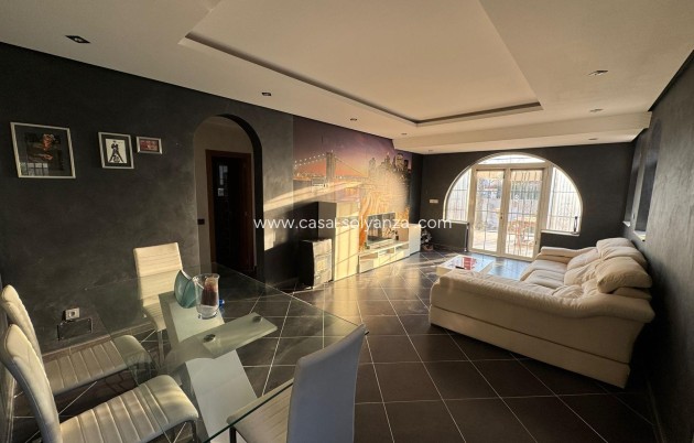 Resale - Villa - Torrevieja - Costa Blanca