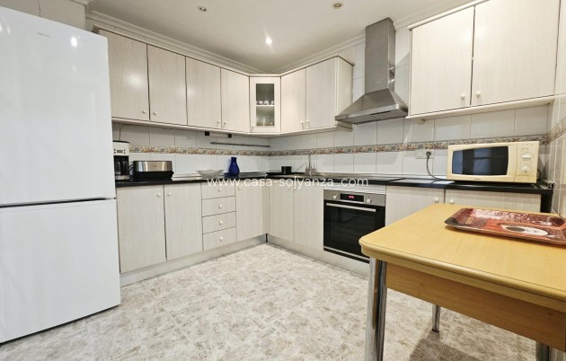 Resale - Apartment / flat - Torrevieja - Estacion Autobuses