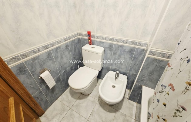 Resale - Apartment / flat - Torrevieja - Estacion Autobuses