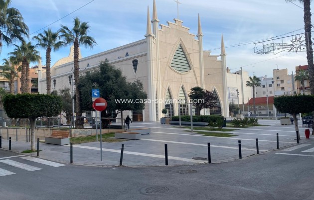 Resale - Apartment / flat - Torrevieja - Estacion Autobuses