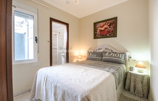 Resale - Villa - Torrevieja - Calas Blancas