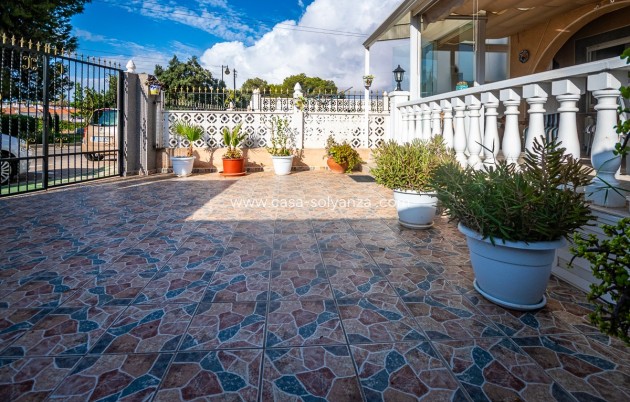 Resale - Villa - Torrevieja - Calas Blancas