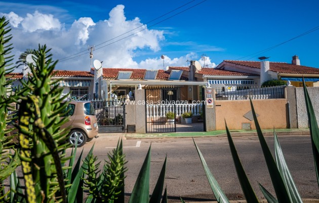 Resale - Villa - Torrevieja - Calas Blancas