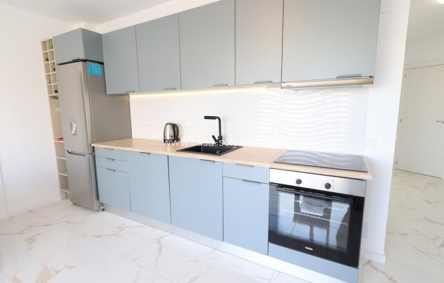Resale - Apartment / flat - Torrevieja - La Mata