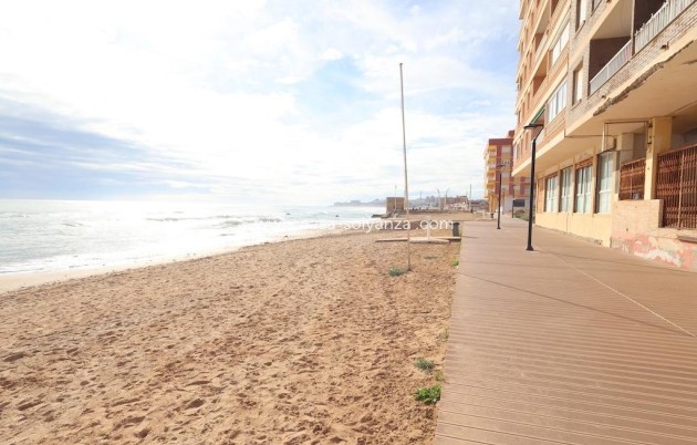 Resale - Apartment / flat - Torrevieja - La Mata