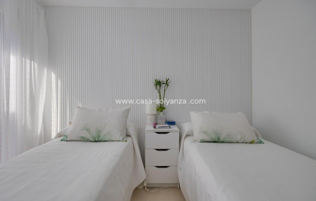 Resale - Apartment / flat - Torrevieja - Playa de los Locos
