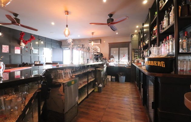 Revente - Commercial - Ciudad Quesada - Doña Pepa