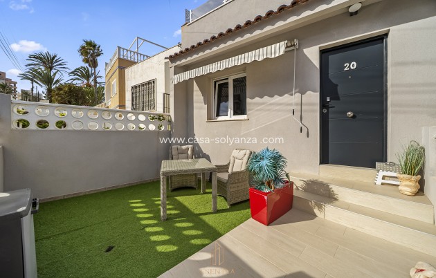Resale - Villa - Torrevieja - Cabo cervera