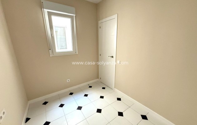 Reventa - Apartamento / piso - Torrevieja - Center