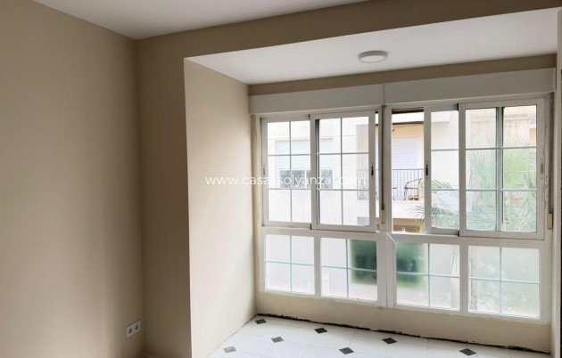 Reventa - Apartamento / piso - Torrevieja - Center