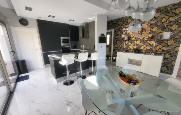 Resale - Villa - Villamartin - Villamartín