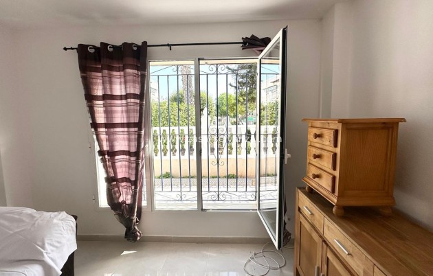 Revente - Maison de ville - Torrevieja - Carrefour