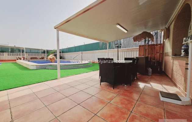 Resale - Villa - Torrevieja - La Siesta