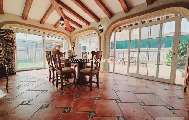 Resale - Villa - Torrevieja - La Siesta