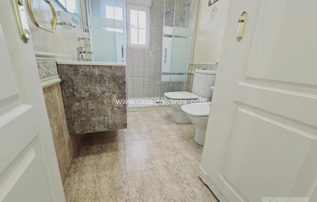 Resale - Villa - Torrevieja - La Siesta