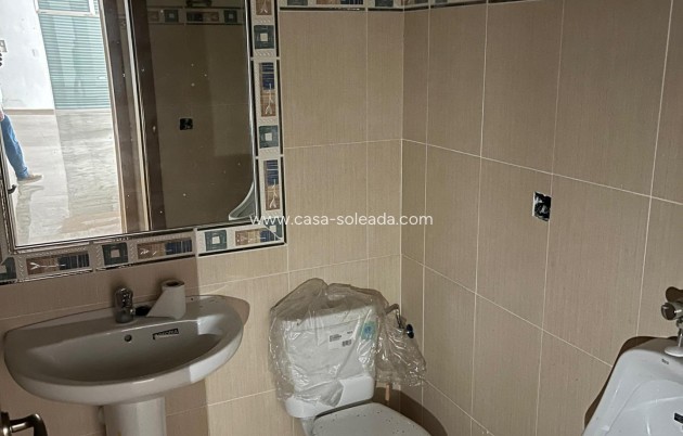 Revente - Commercial - Torrevieja - Playa de los Locos