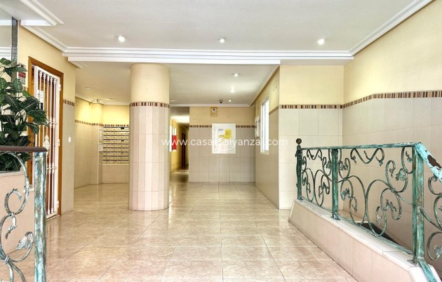 Resale - Apartment / flat - Torrevieja - Center