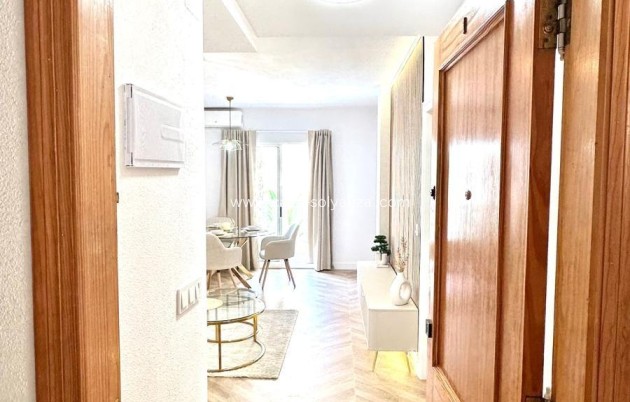 Resale - Apartment / flat - Torrevieja - Center