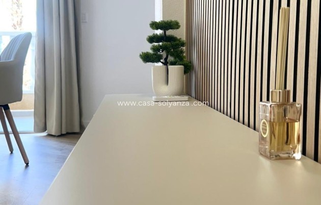 Resale - Apartment / flat - Torrevieja - Center