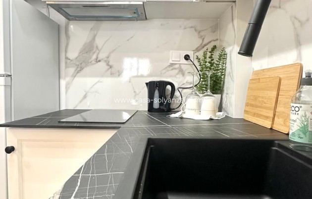 Resale - Apartment / flat - Torrevieja - Center