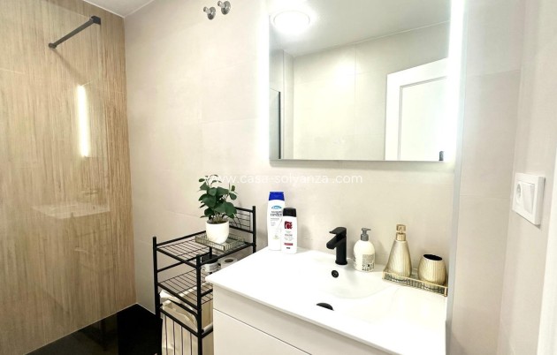 Resale - Apartment / flat - Torrevieja - Center