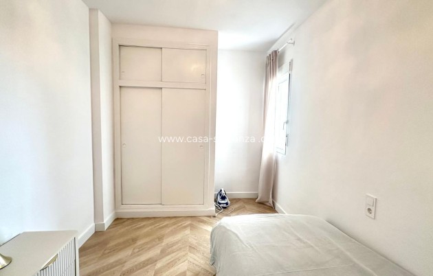 Resale - Apartment / flat - Torrevieja - Center