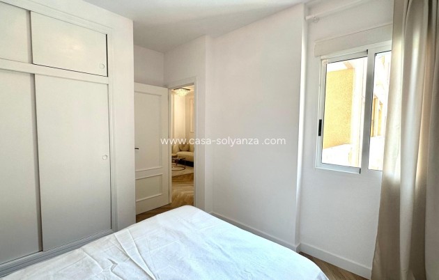 Resale - Apartment / flat - Torrevieja - Center