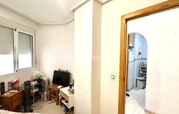 Herverkoop - Appartement / flat - Torrevieja - Estacion Autobuses