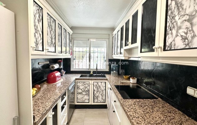 Resale - Villa - Orihuela Costa - La Regia