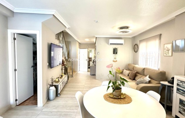 Resale - Villa - Orihuela Costa - La Regia