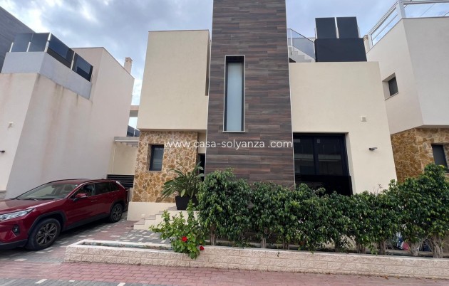 Resale - Villa - Orihuela Costa - Lomas de Cabo Roig