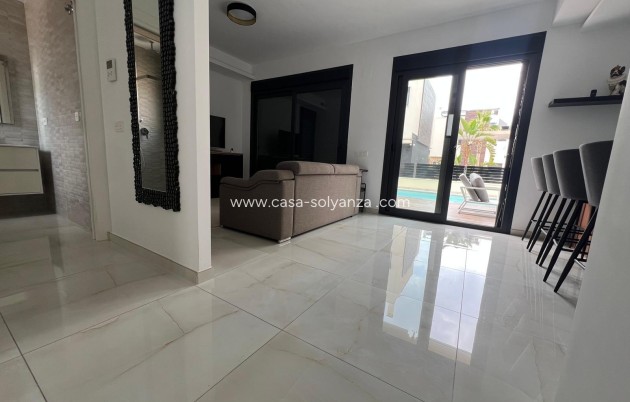 Resale - Villa - Orihuela Costa - Lomas de Cabo Roig