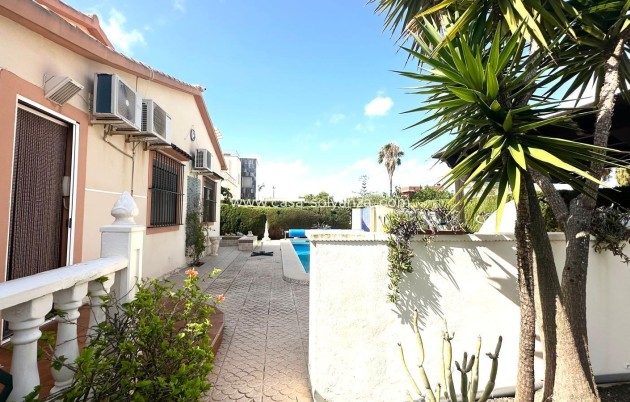 Resale - Villa - Cabo Roig - Costa Blanca