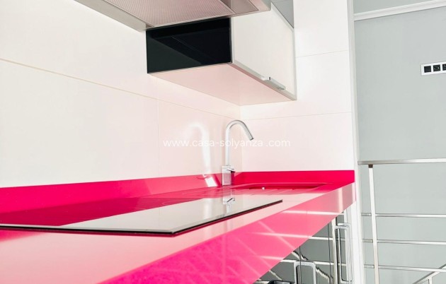 Resale - Apartment / flat - Torrevieja - Estacion Autobuses