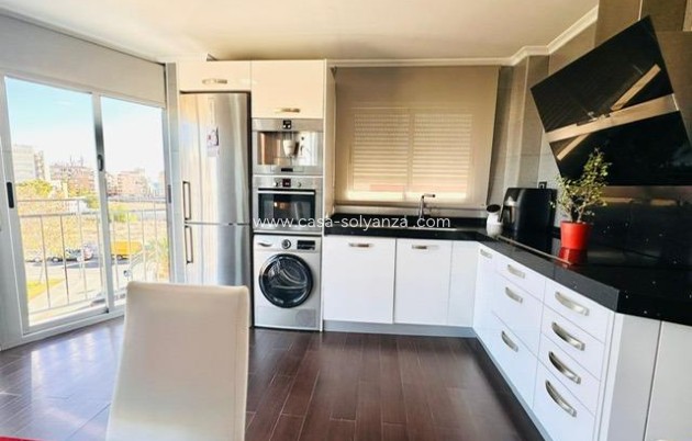 Resale - Apartment / flat - Torrevieja - Estacion Autobuses