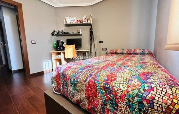 Resale - Apartment / flat - Torrevieja - Estacion Autobuses