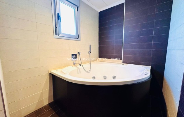 Resale - Apartment / flat - Torrevieja - Estacion Autobuses