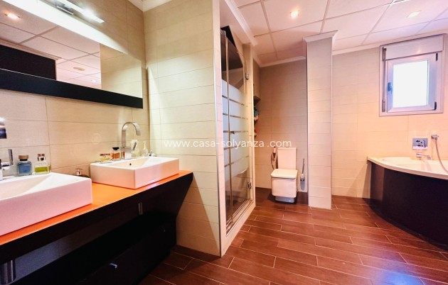 Resale - Apartment / flat - Torrevieja - Estacion Autobuses