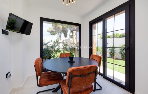 Resale - Villa - Torrevieja - Costa Blanca