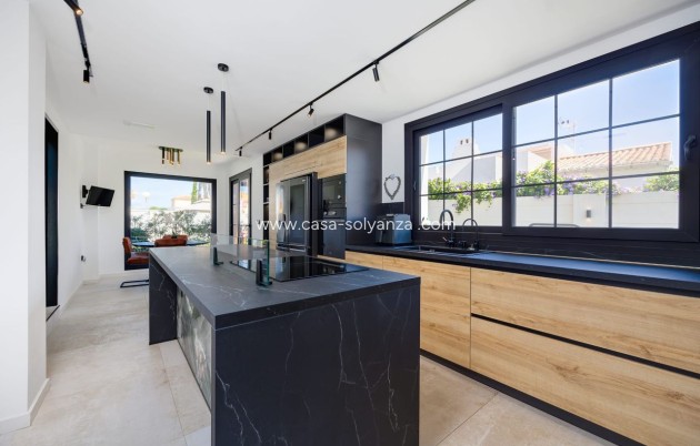 Resale - Villa - Torrevieja - Costa Blanca