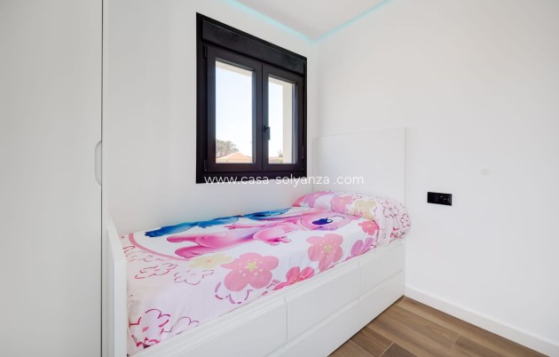 Resale - Villa - Torrevieja - Costa Blanca